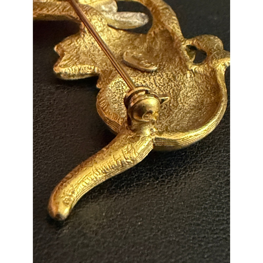 Vintage DANECRAFT Cat Brooch Green Rhinestone Eye Pin Gold Tone Sardine - Picture 7 of 8